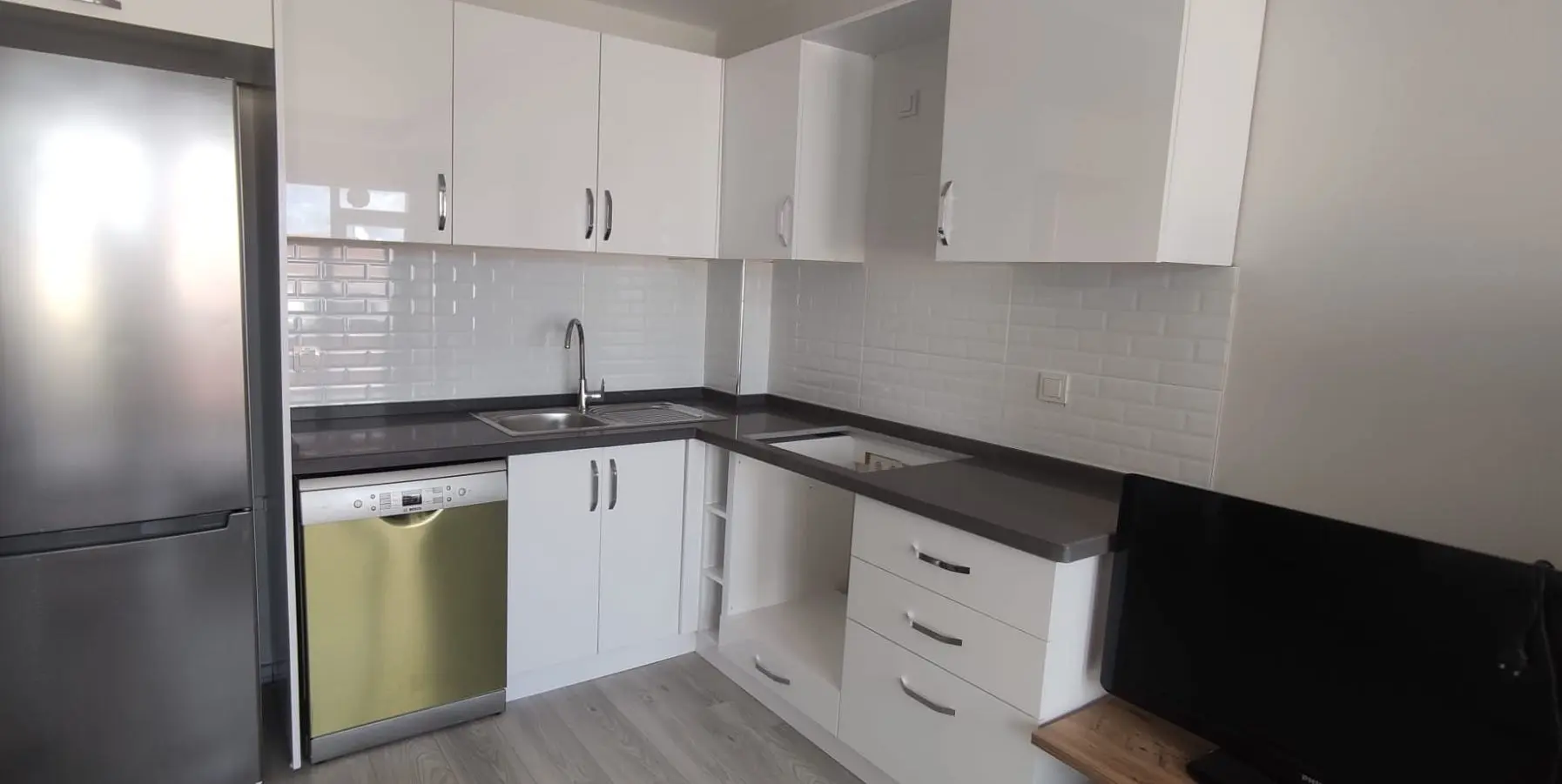 Fitted kitchen